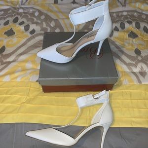 Breckelles Size 11 White Heels
